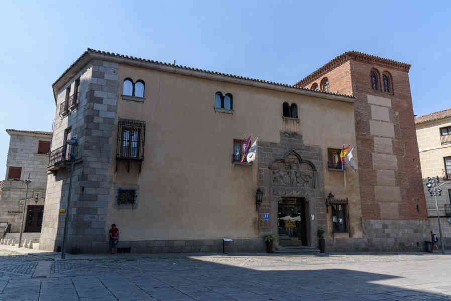 Ávila 052 - palacio de Valderrábanos.jpg